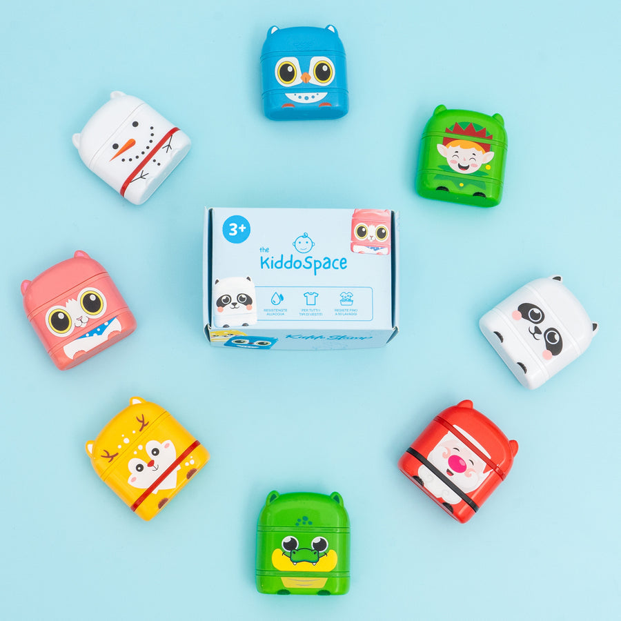 KiddoTimbro™ - Timbro Personalizzato con Nome (Edizione Natalizia 2025)