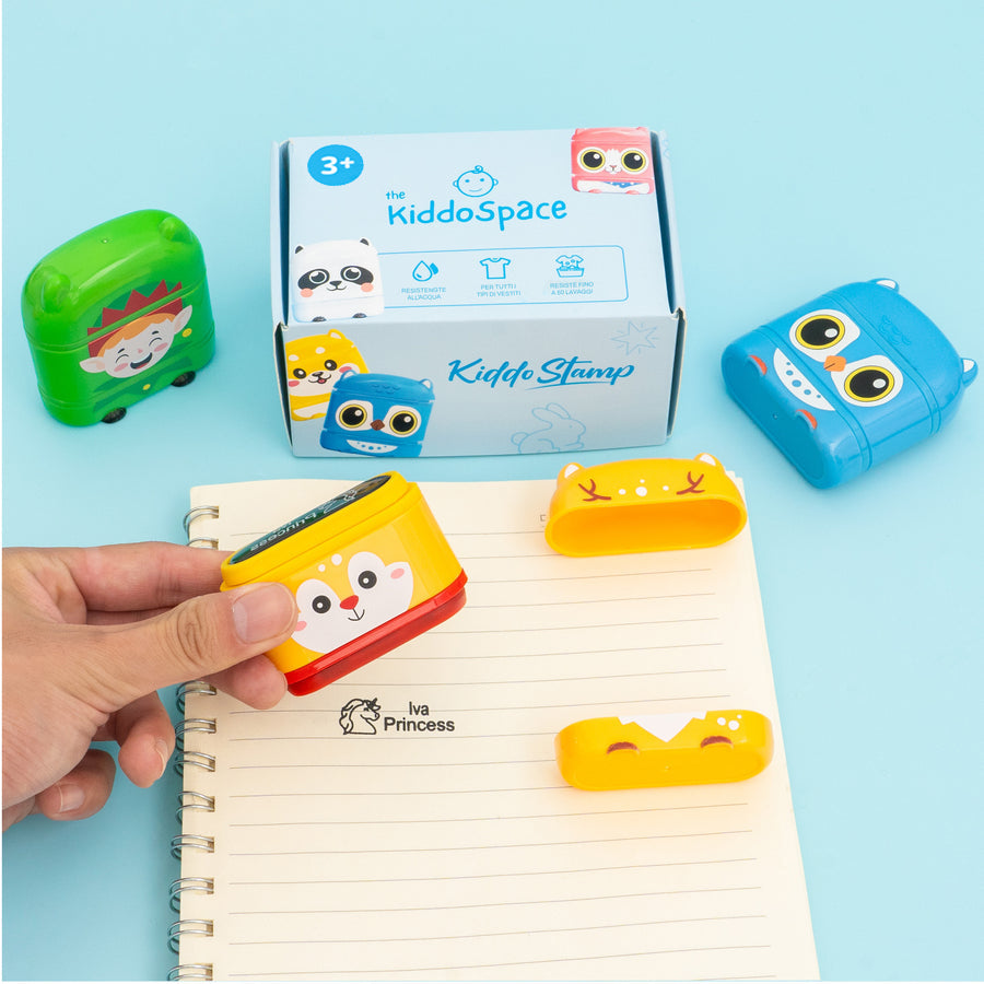 KiddoTimbro™ - Timbro Personalizzato con Nome (Edizione Natalizia 2025)