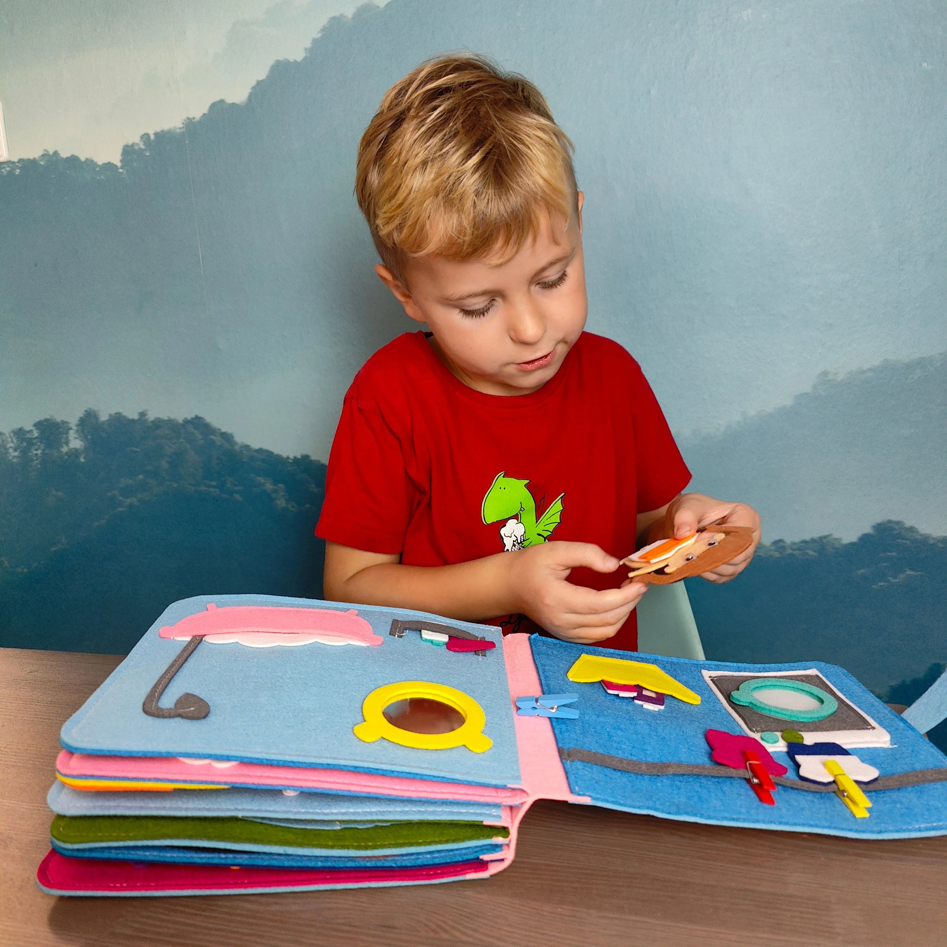Libro Montessori di KiddoSpace